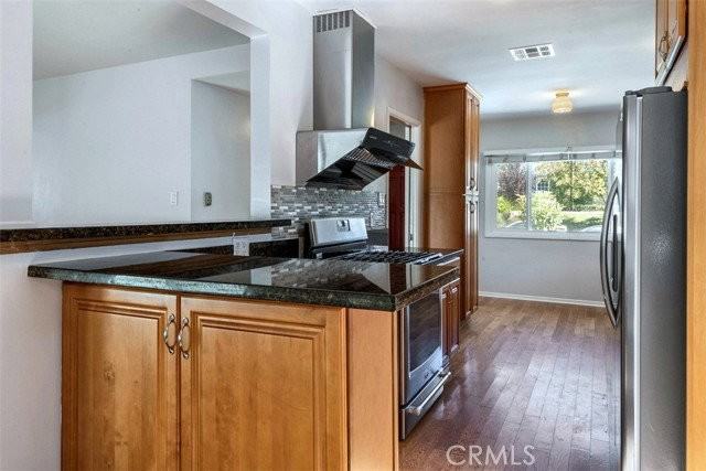 22121 Linda Dr - Photo 2 of 8