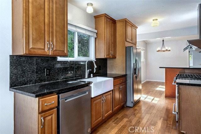 22121 Linda Dr - Photo 3 of 8
