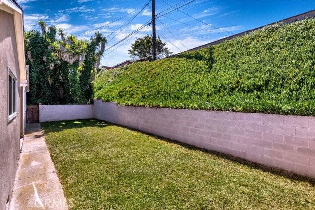 22121 Linda Dr - Photo 4 of 8
