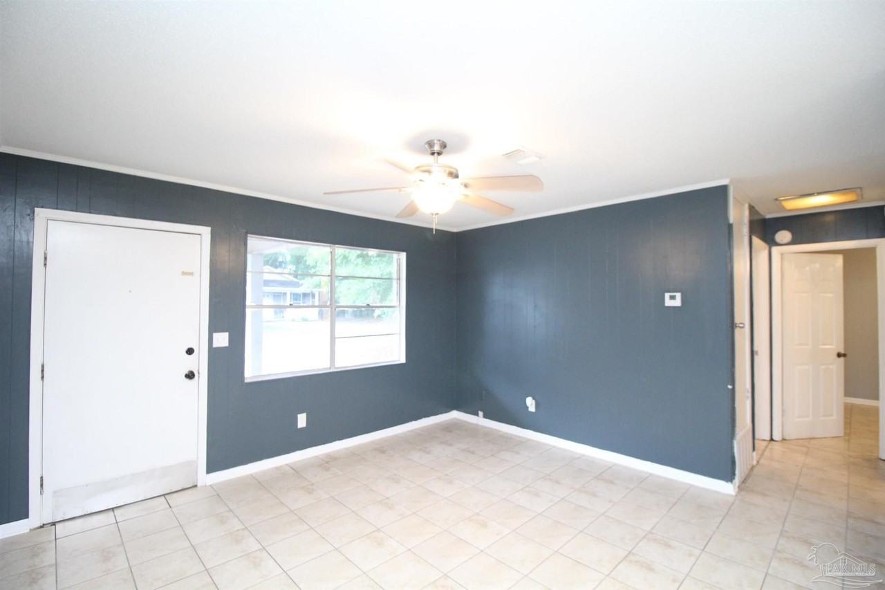6618 Applegate St - Photo 3 of 11