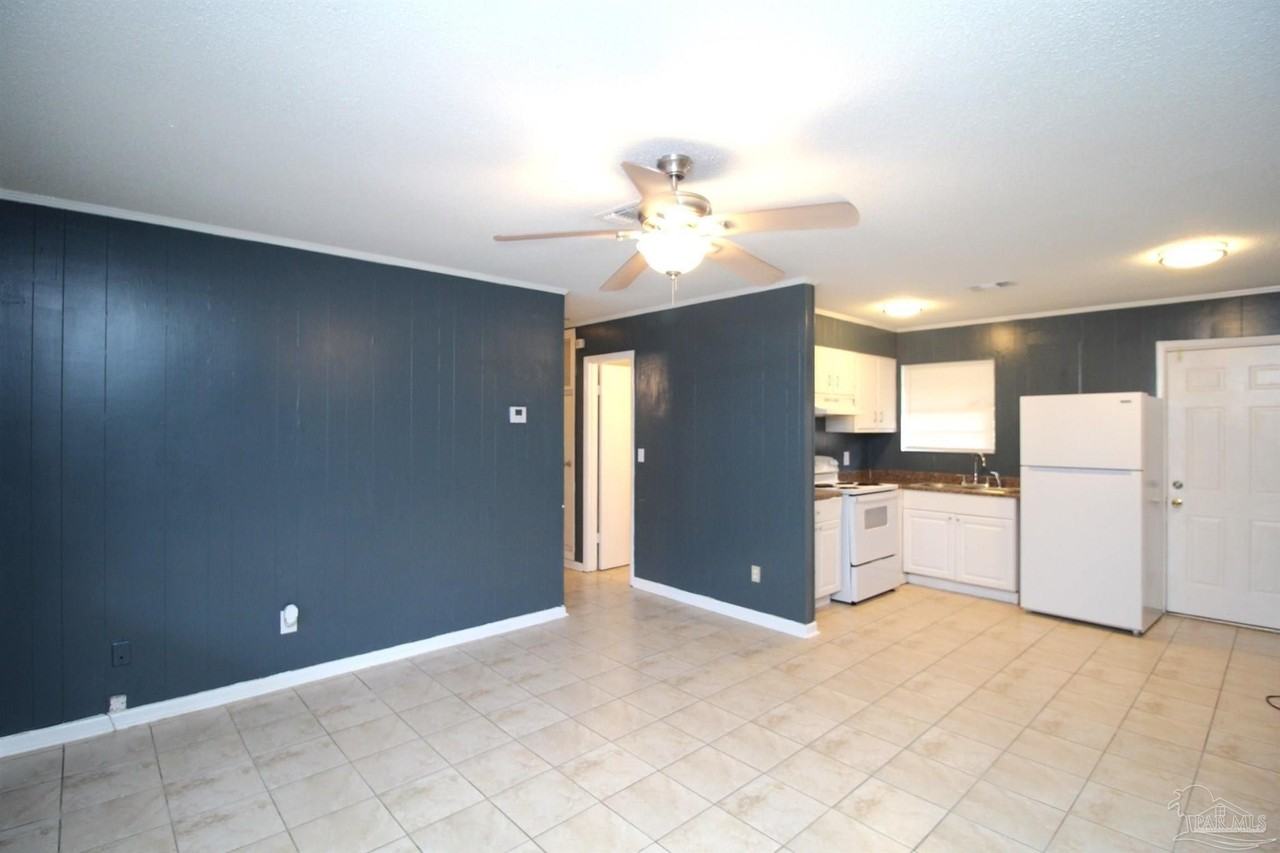 6618 Applegate St - Photo 4 of 11