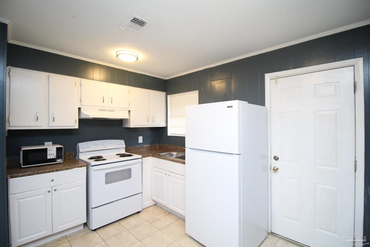 6618 Applegate St - Photo 5 of 11