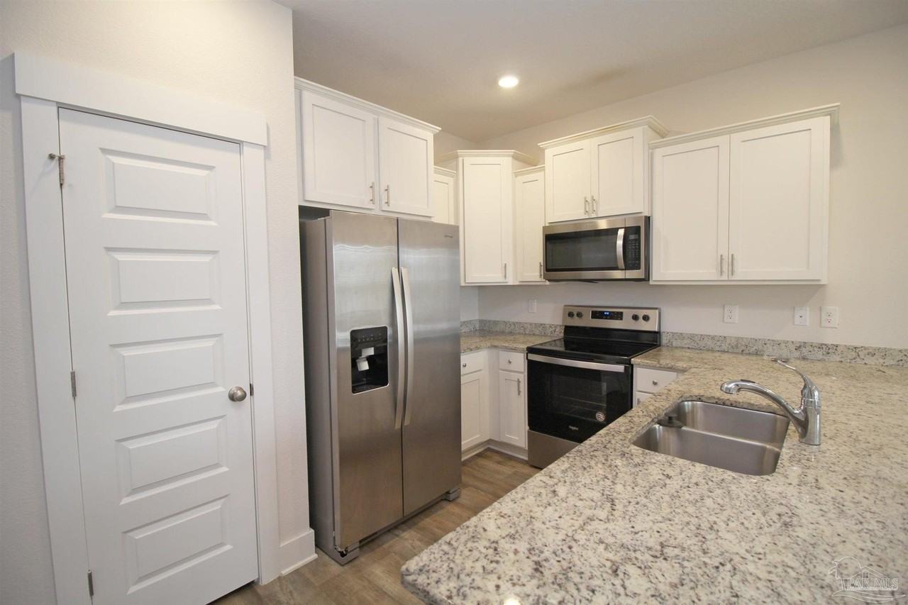 8900 Brigade Trl - Photo 6 of 20