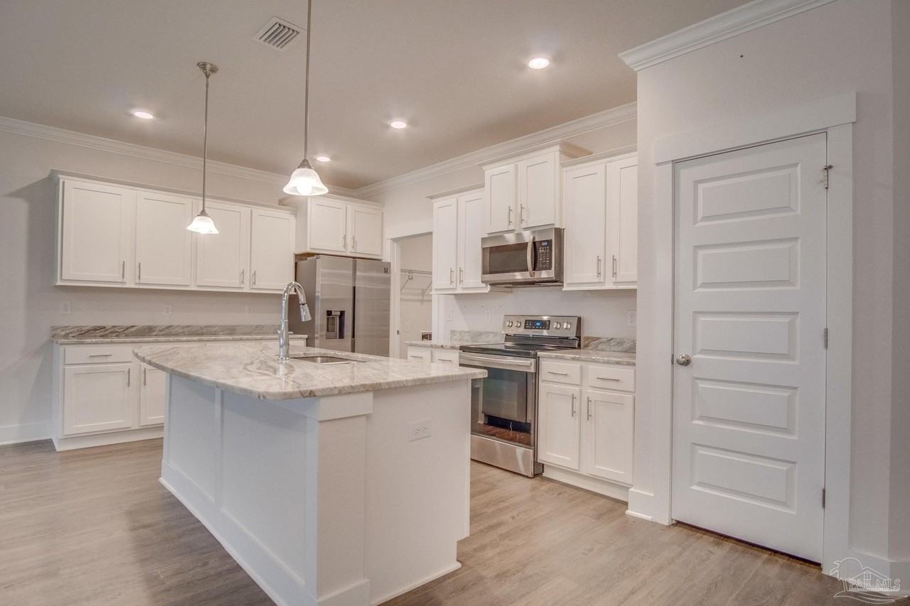 713 Brambling Ct - Photo 6 of 24