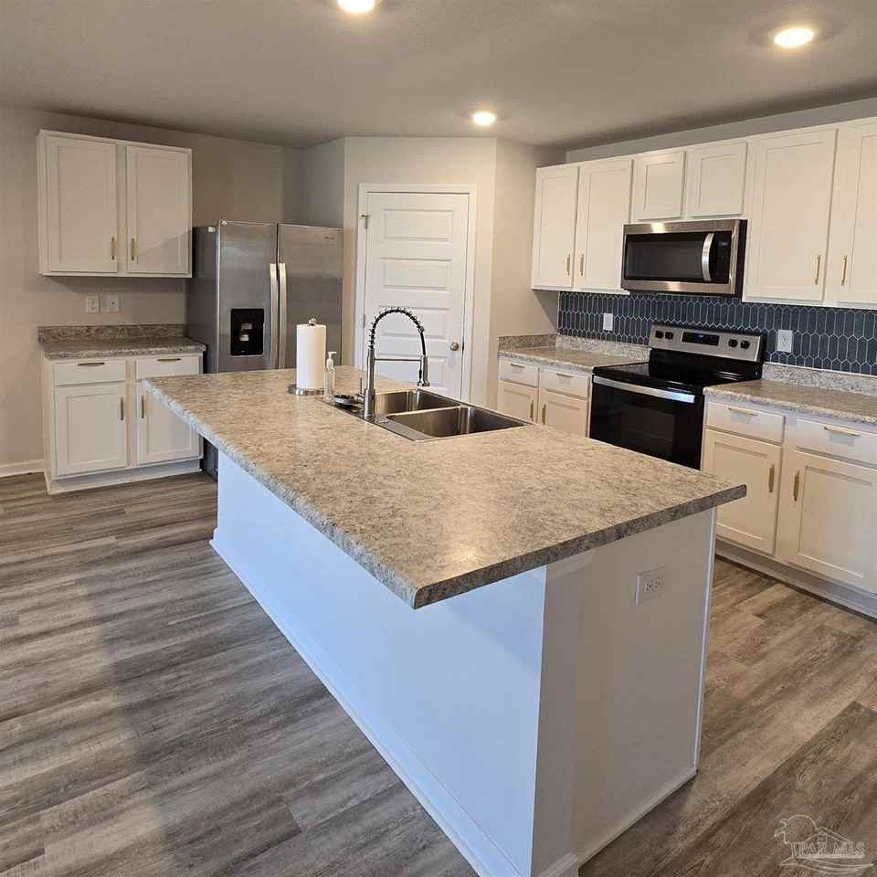 4384 White Cedar Ct - Photo 2 of 26
