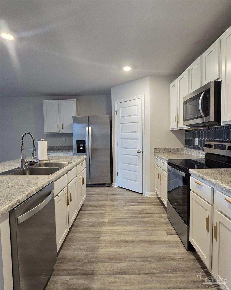 4384 White Cedar Ct - Photo 4 of 26