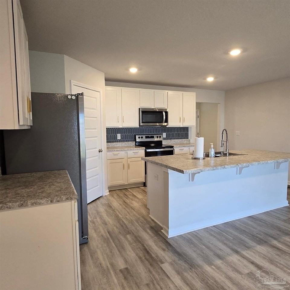 4384 White Cedar Ct - Photo 5 of 26