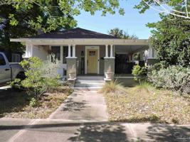 featured image of 1704 E Lee St