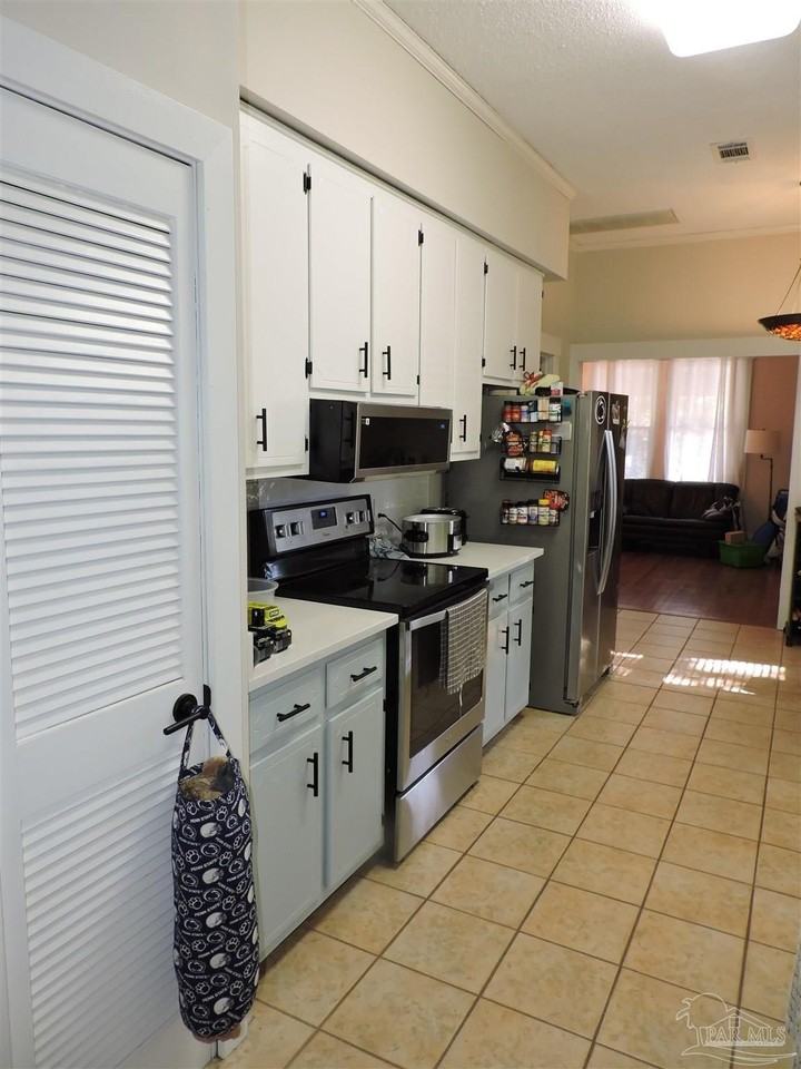 1704 E Lee St - Photo 5 of 7