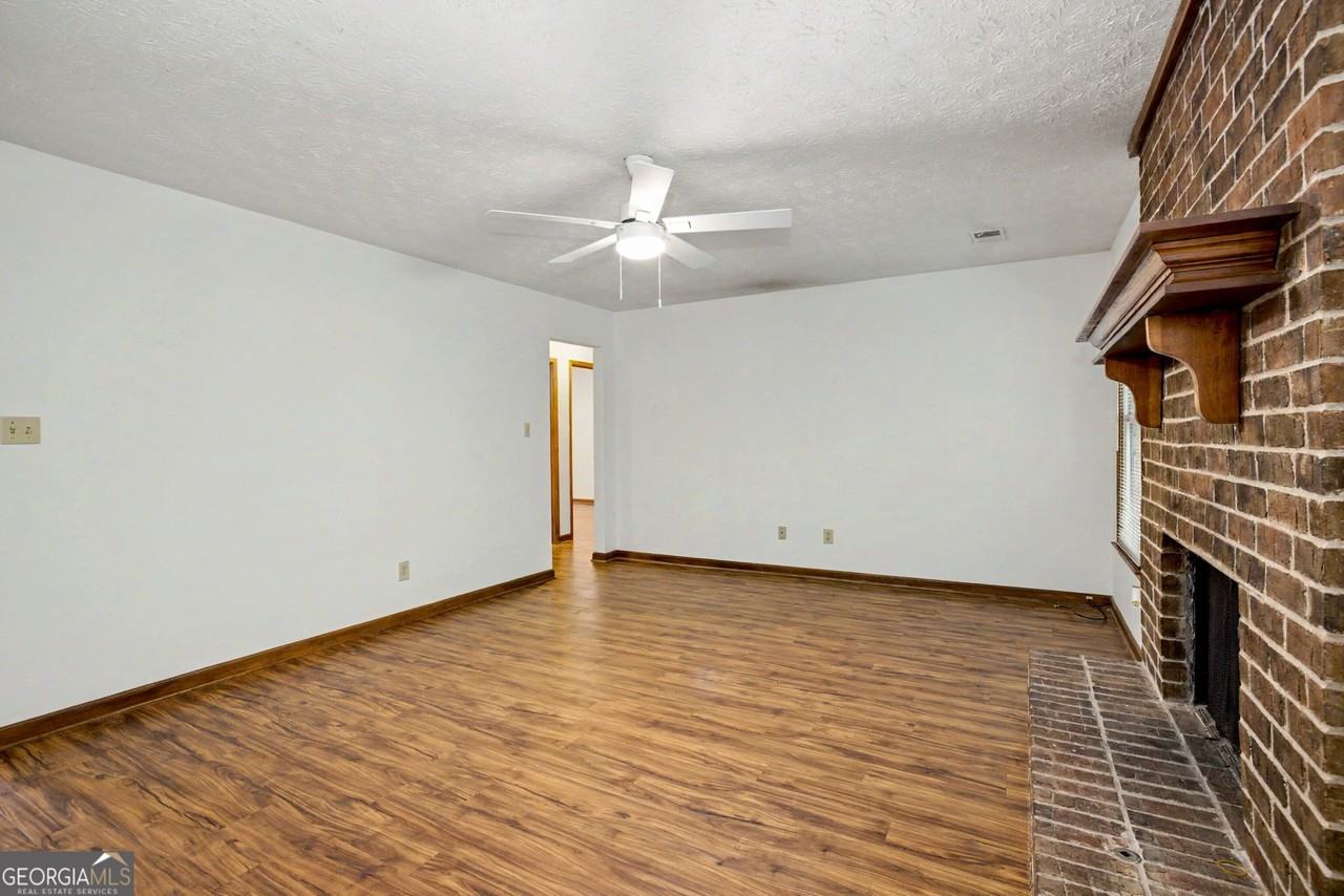 309 Deergrass Trl - Photo 4 of 19