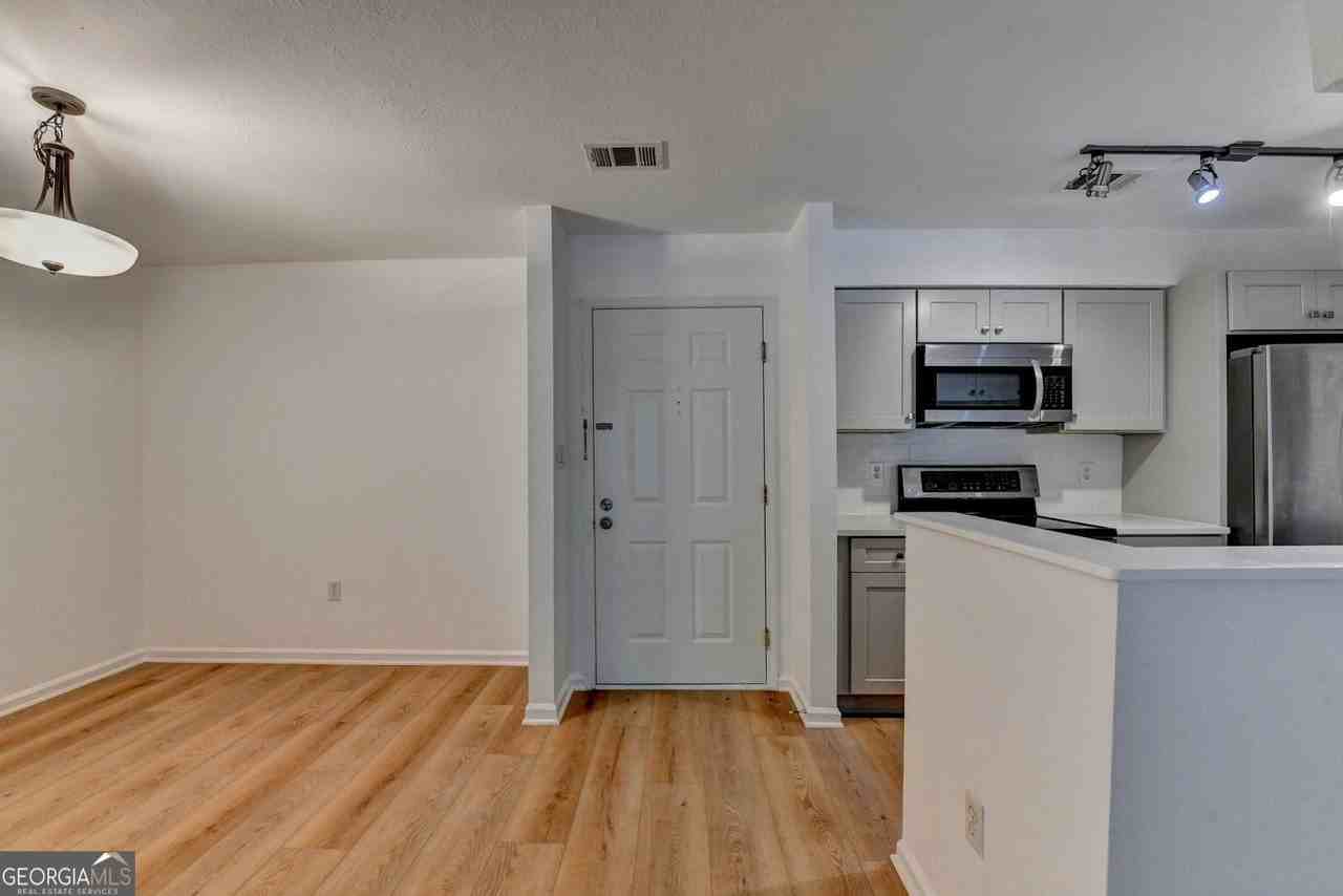 4101 Pine Heights Dr Ne - Photo 6 of 36