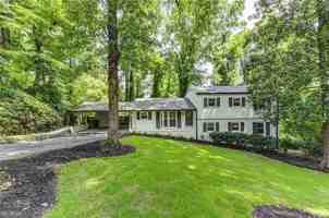 featured image of 370 Herrington Dr Ne