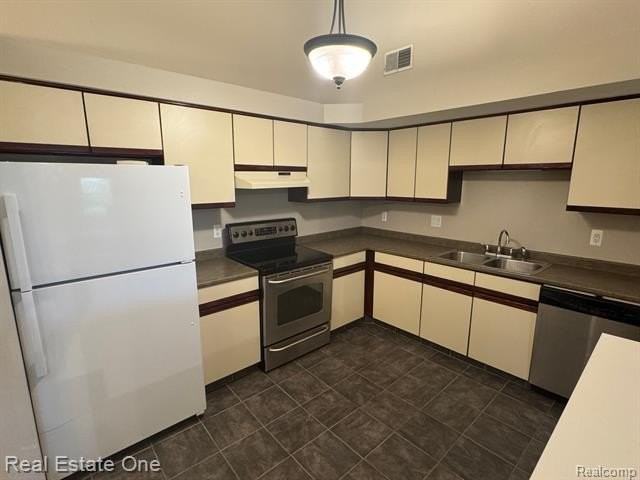 19317 Surrey Ln - Photo 5 of 12