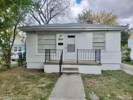 featured image of 12753 Georgiana Ave