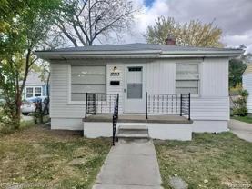 12753 Georgiana Ave - Photo 1 of 1