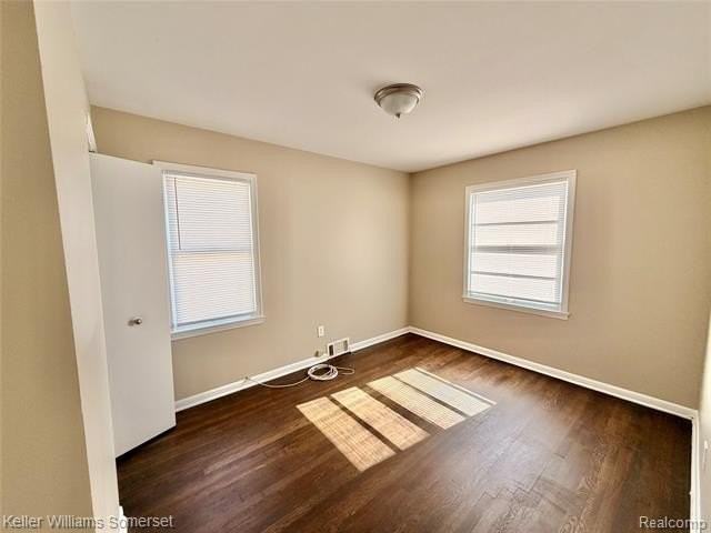 12753 Georgiana Ave - Photo 3 of 9