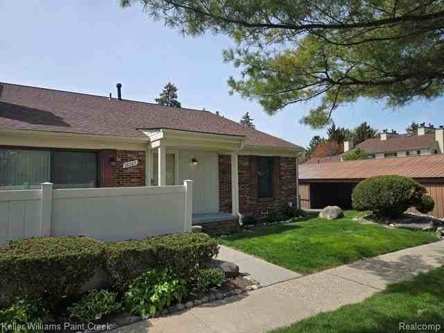 38565 Golfview Dr W - Photo 3 of 24