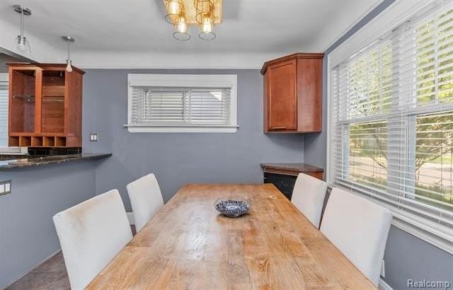 615 E 5th St - Photo 5 of 27