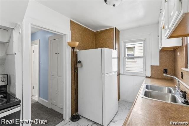 5444 Kenilworth St - Photo 6 of 12