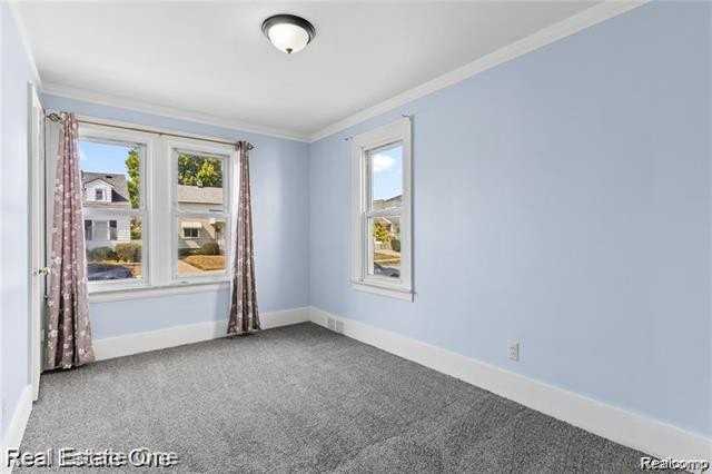 5444 Kenilworth St - Photo 7 of 12