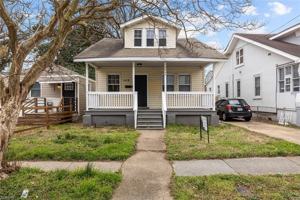 featured image of 1045 W 37th St #A