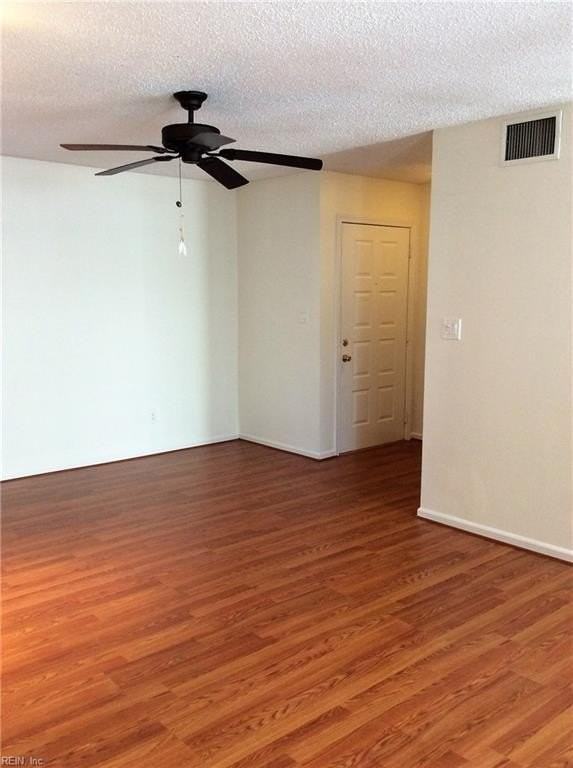 604 Shoreham Ct #204 - Photo 5 of 7