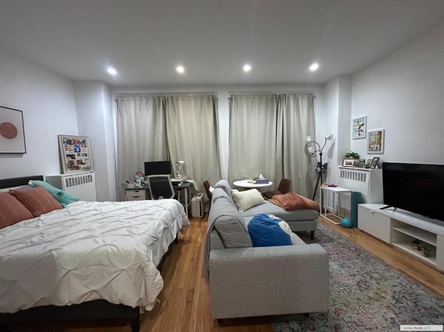 66 Madison Ave - Photo 3 of 10