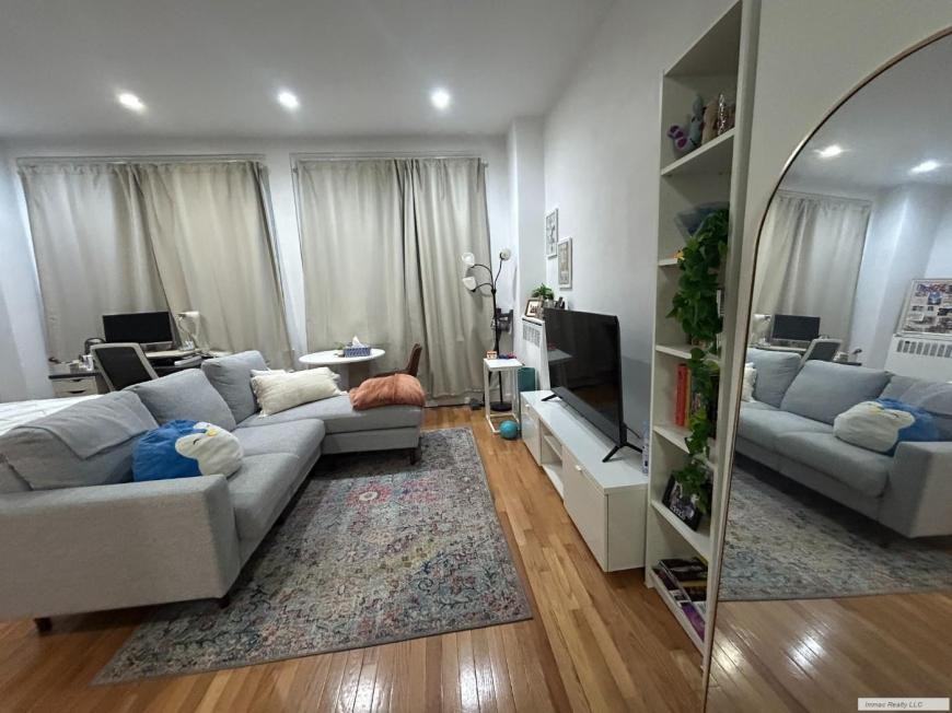 66 Madison Ave - Photo 5 of 10