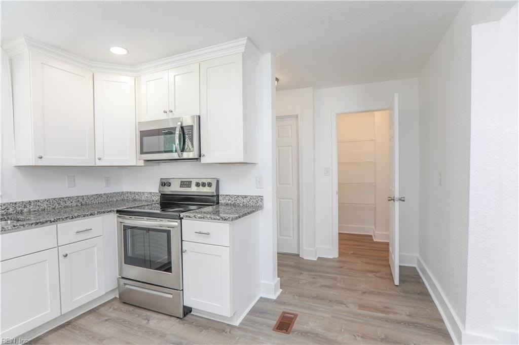 1609 Richmond Ave - Photo 6 of 35