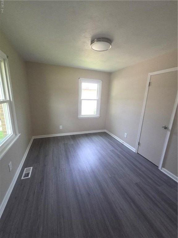 129 Elm Ave - Photo 2 of 7