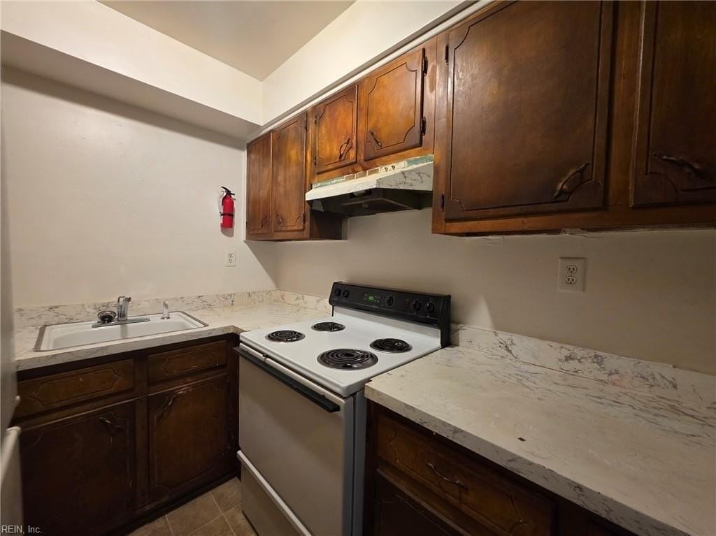 941 Holladay St - Photo 7 of 16