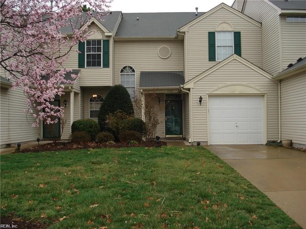 1332 Lake Dr