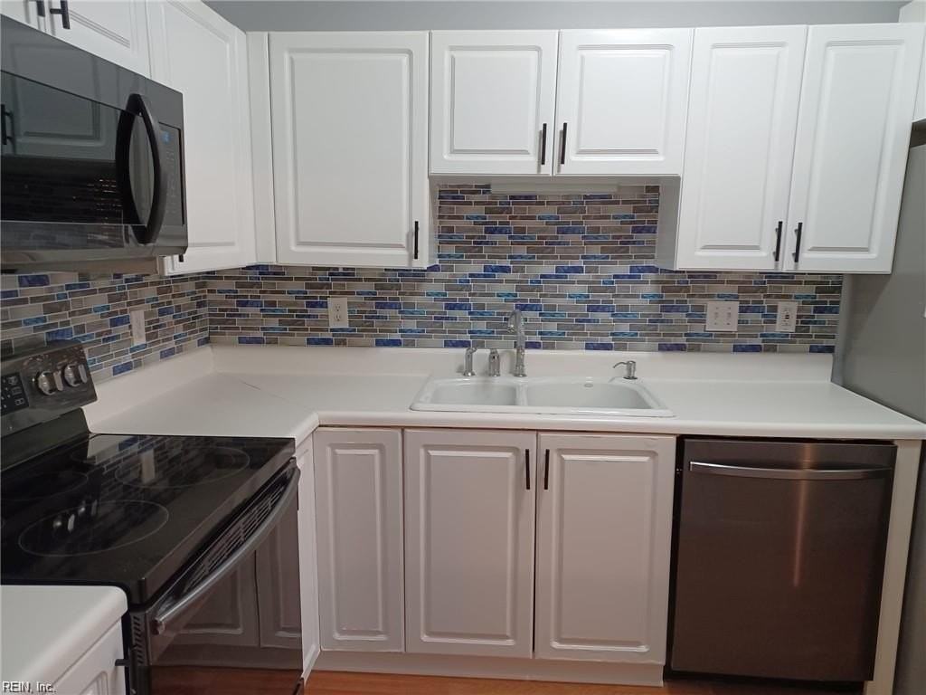 1332 Lake Dr - Photo 3 of 20