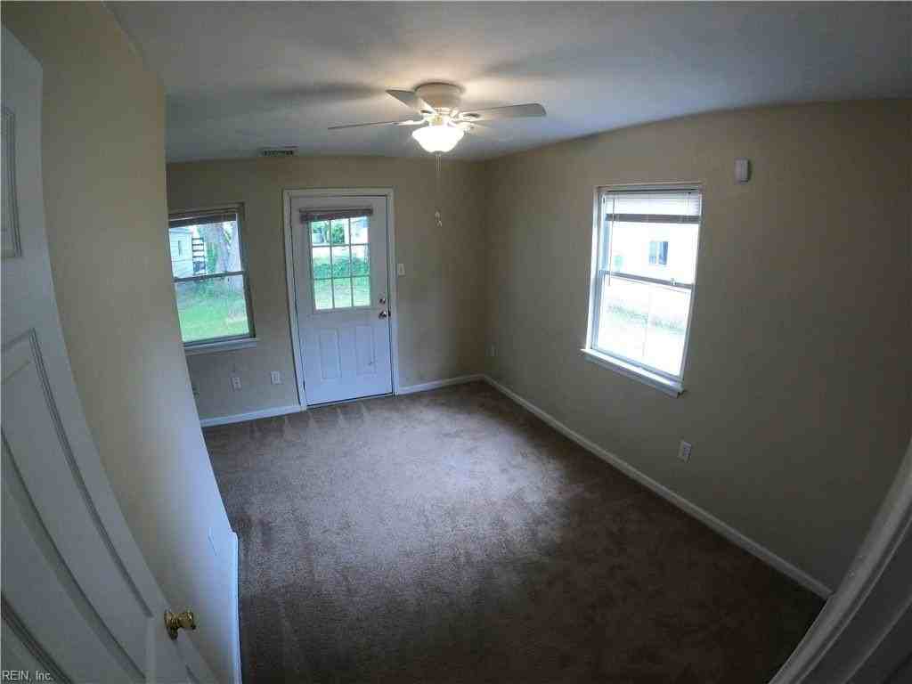 1410 W 39th St - Photo 7 of 16
