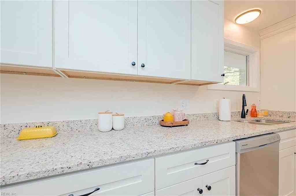 1 Langhorne Rd - Photo 7 of 37