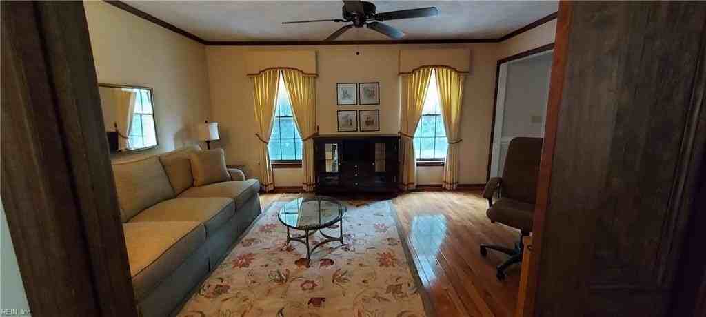 5135 Lake Shores Rd - Photo 4 of 12