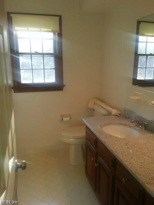 5135 Lake Shores Rd - Photo 7 of 36