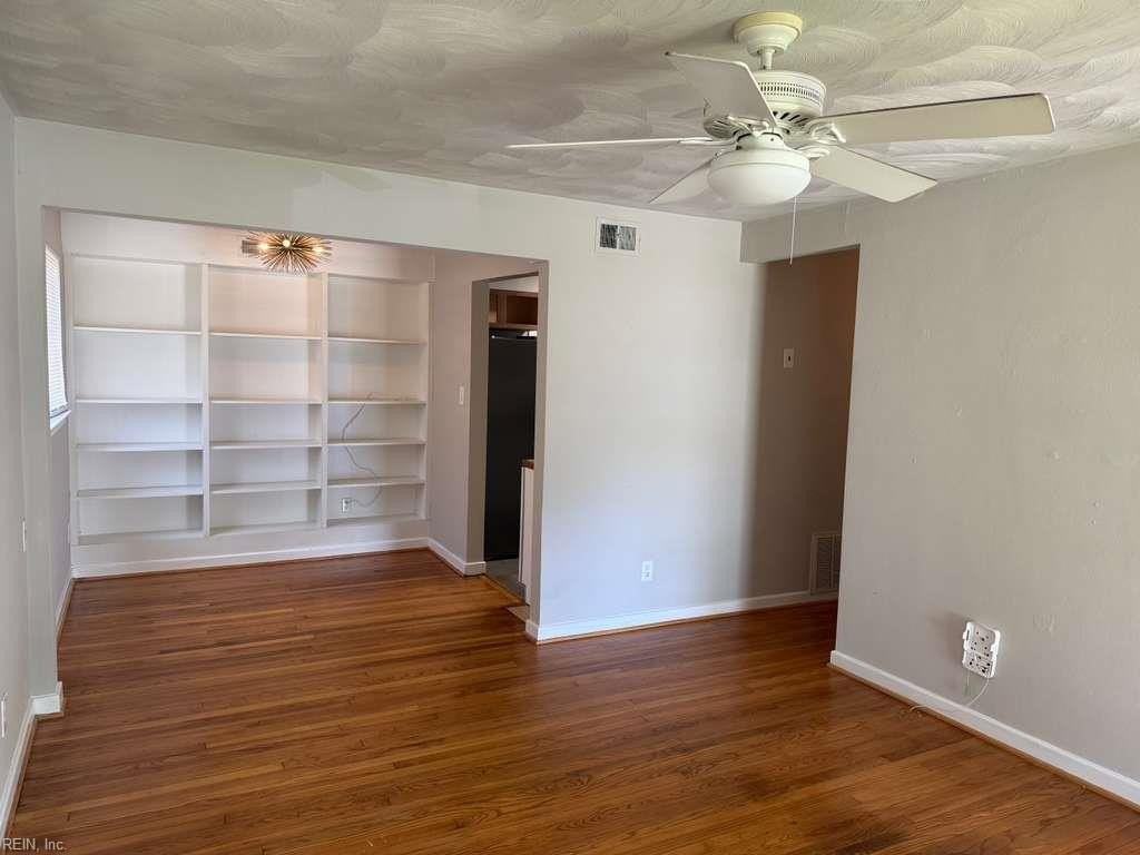 5404 Douglas St - Photo 4 of 14