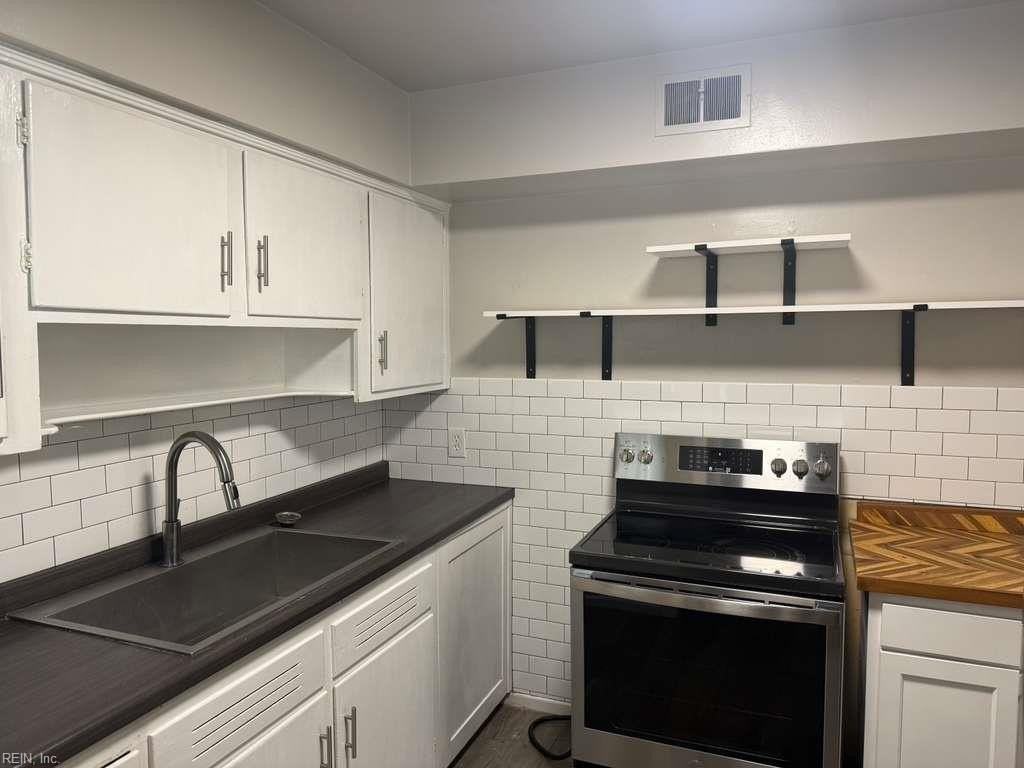 5404 Douglas St - Photo 7 of 14