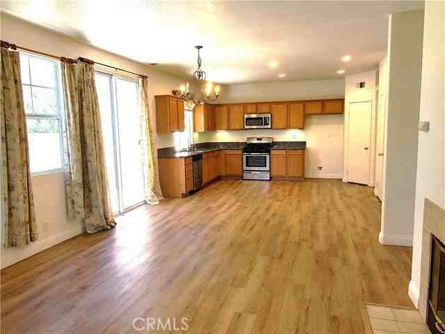 1828 Booth Ct - Photo 3 of 8