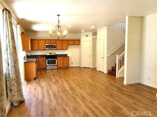 1828 Booth Ct - Photo 4 of 8