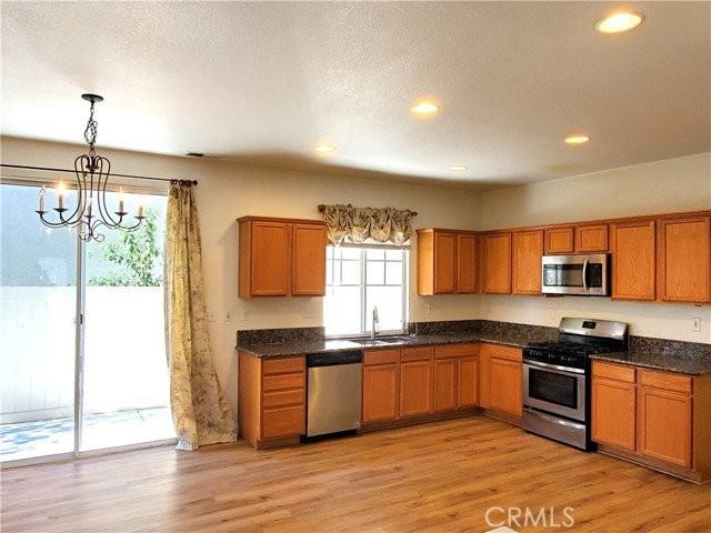 1828 Booth Ct - Photo 5 of 8