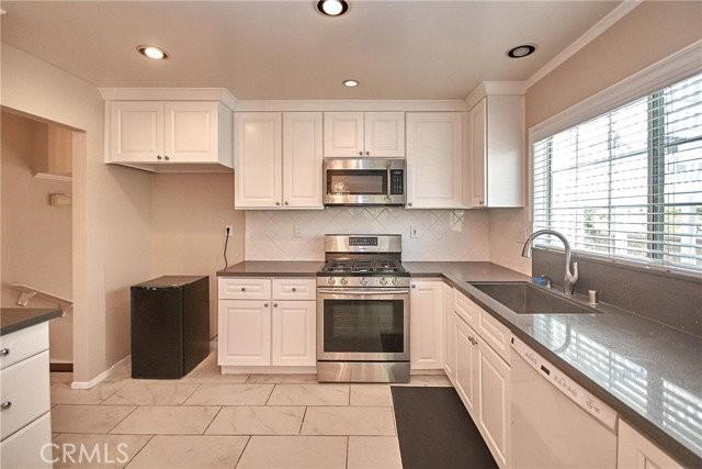 1538 Awlsbury Cir - Photo 5 of 8