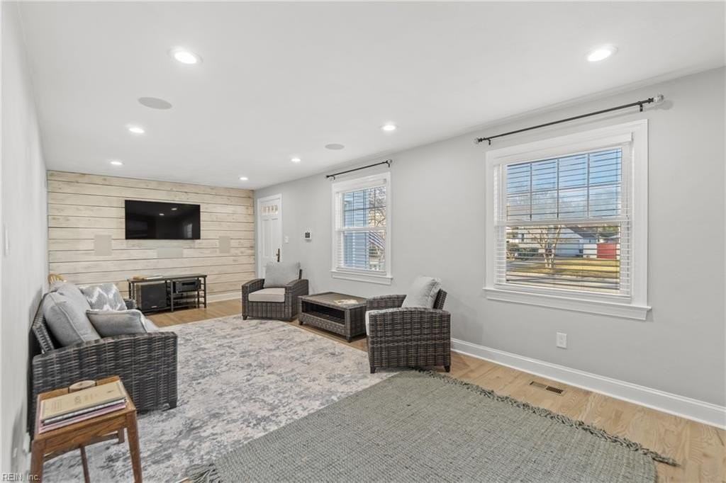 405 Farrell St #B - Photo 5 of 23