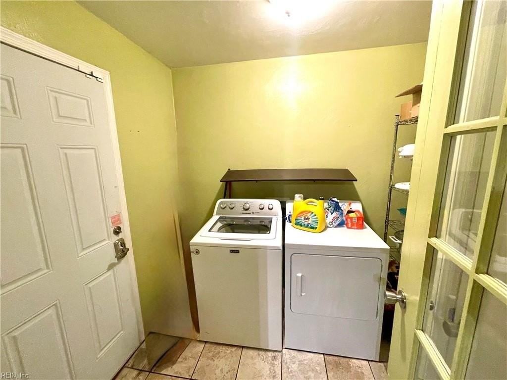 1341 Devonshire Ct - Photo 5 of 17