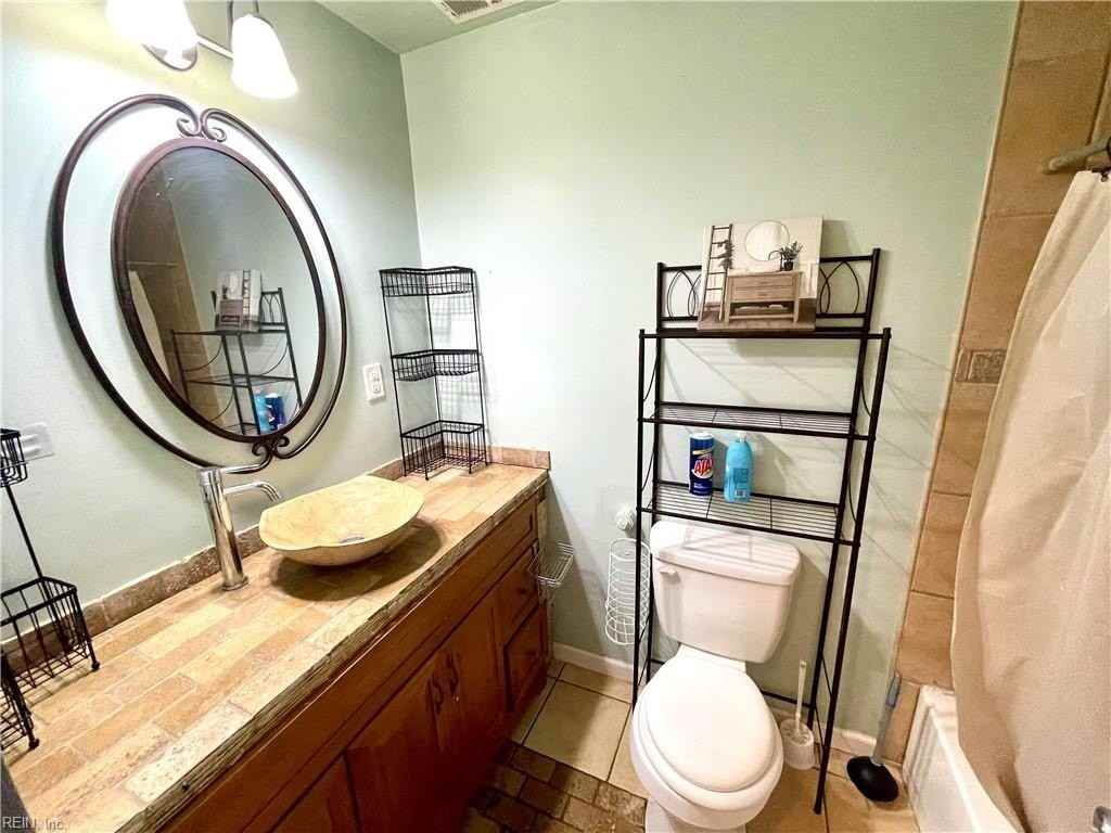 1341 Devonshire Ct - Photo 7 of 17