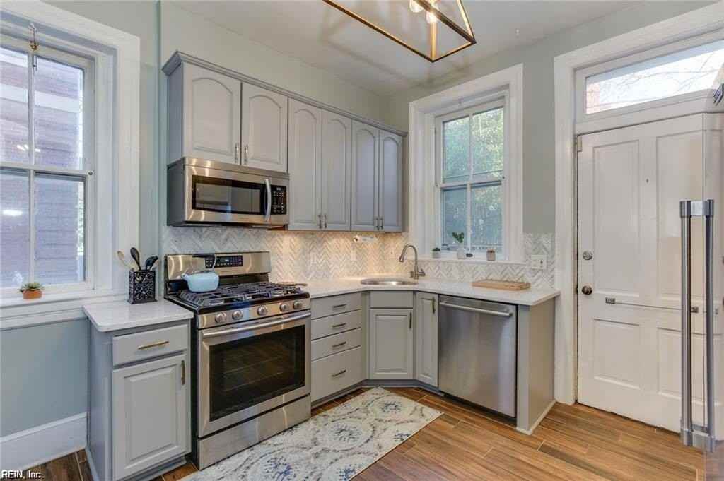 632 Redgate Ave - Photo 2 of 19