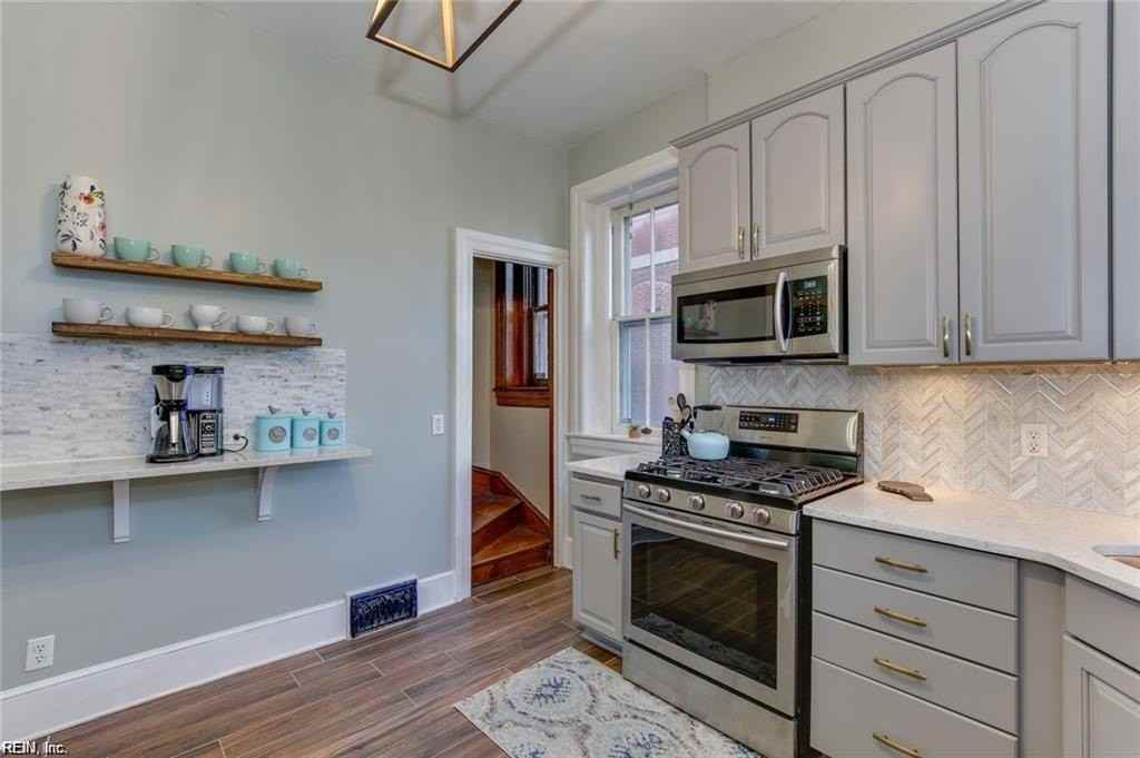 632 Redgate Ave - Photo 3 of 19