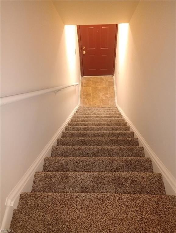 2210 Pine Shore Ct - Photo 3 of 13