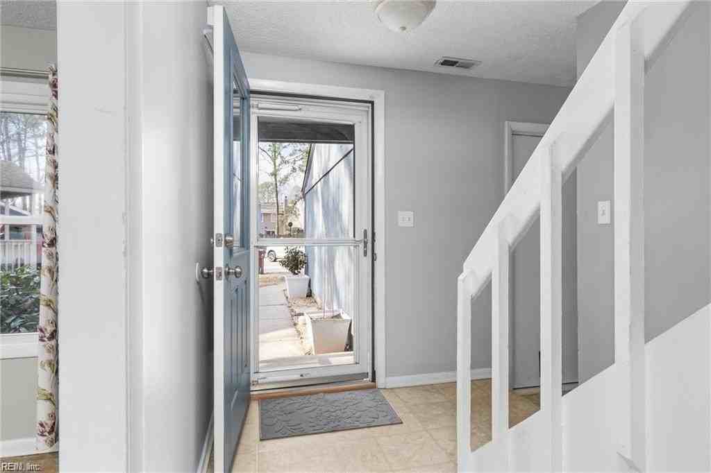 7 Mosely Cir - Photo 3 of 21